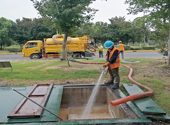 隆广镇化油池清理
